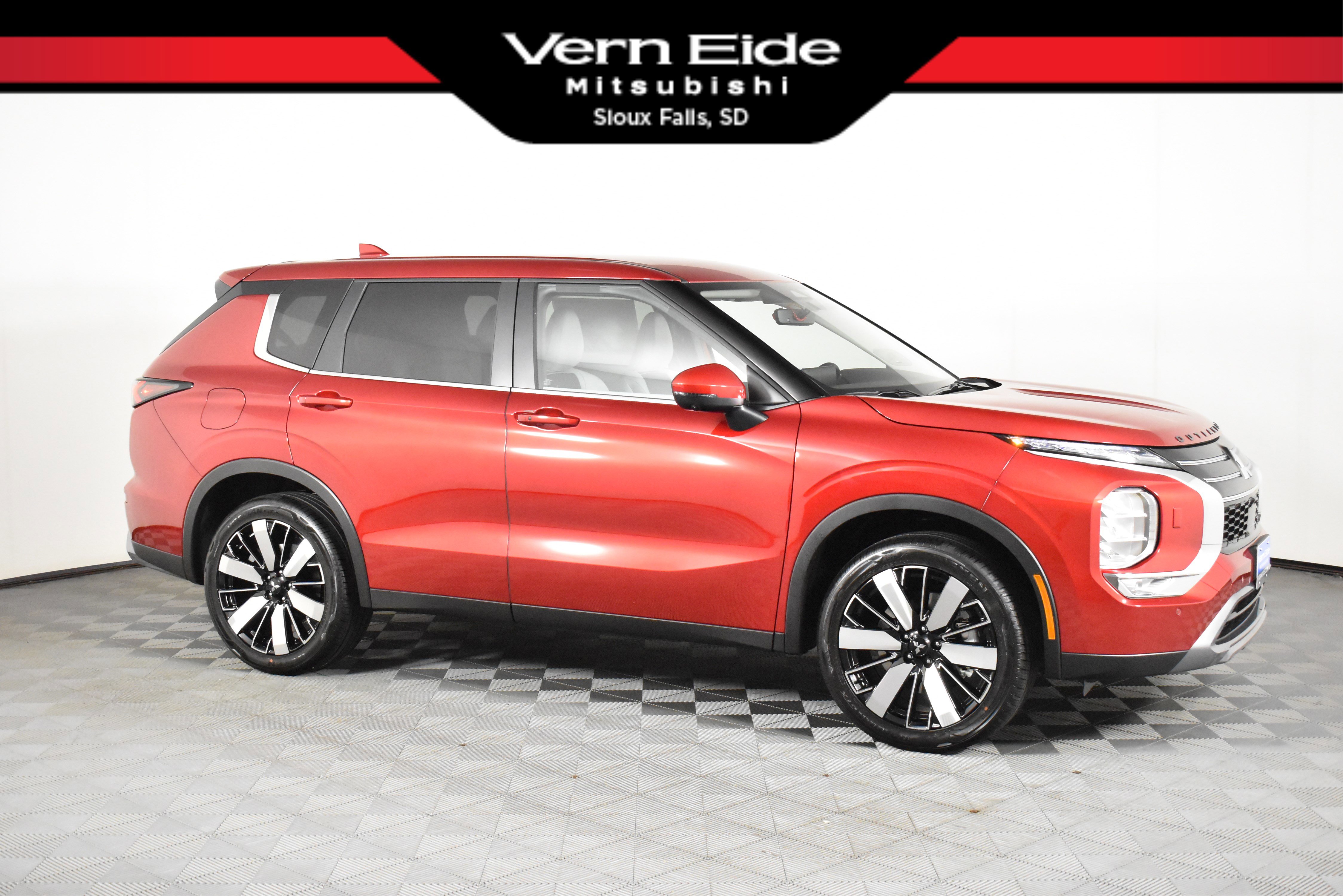 2025 Mitsubishi Outlander SE's photo