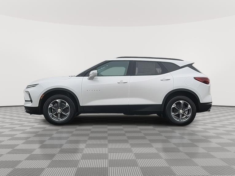 2025 Chevrolet Blazer 3LT photo 2