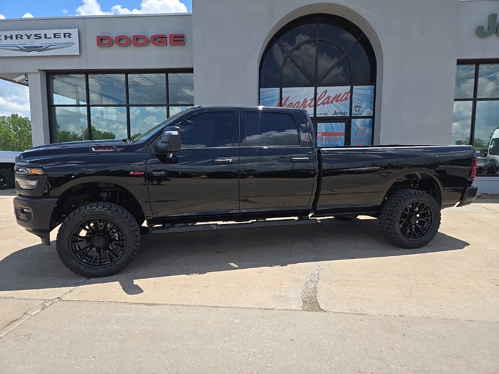 2025 Ram 2500 Tradesman photo 4