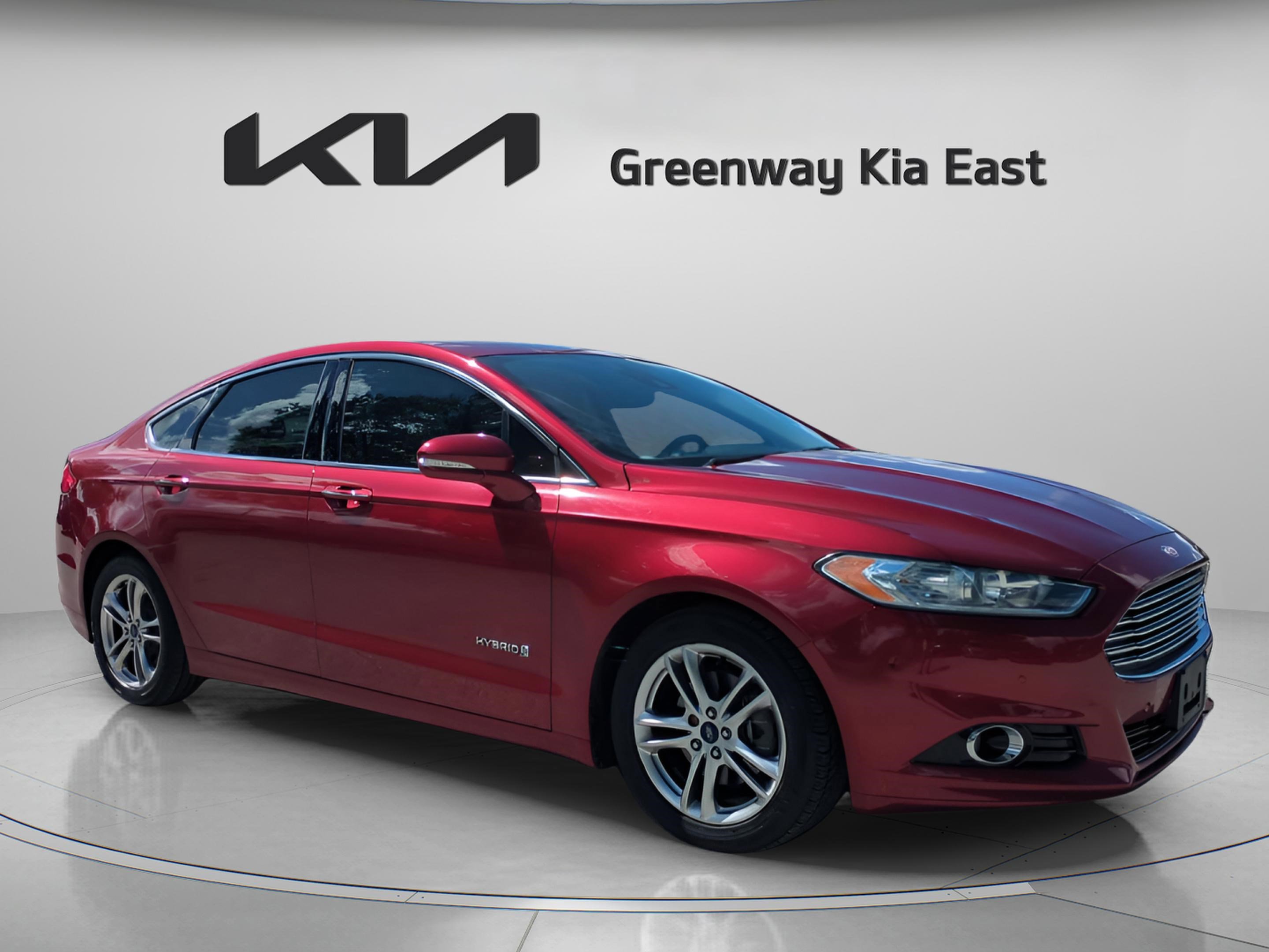 2016 Ford Fusion Titanium photo 2