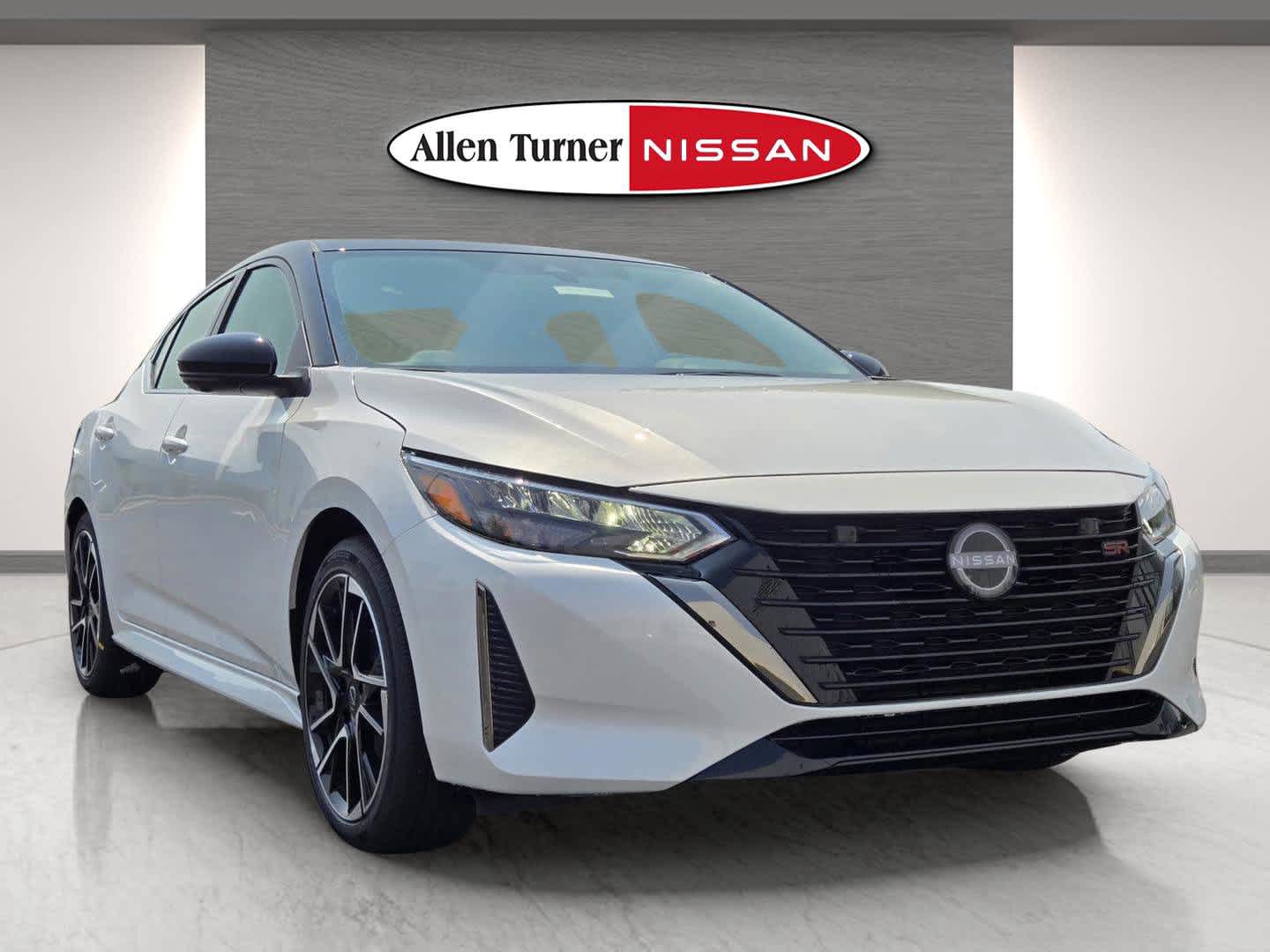 2025 Nissan Sentra SR photo 2