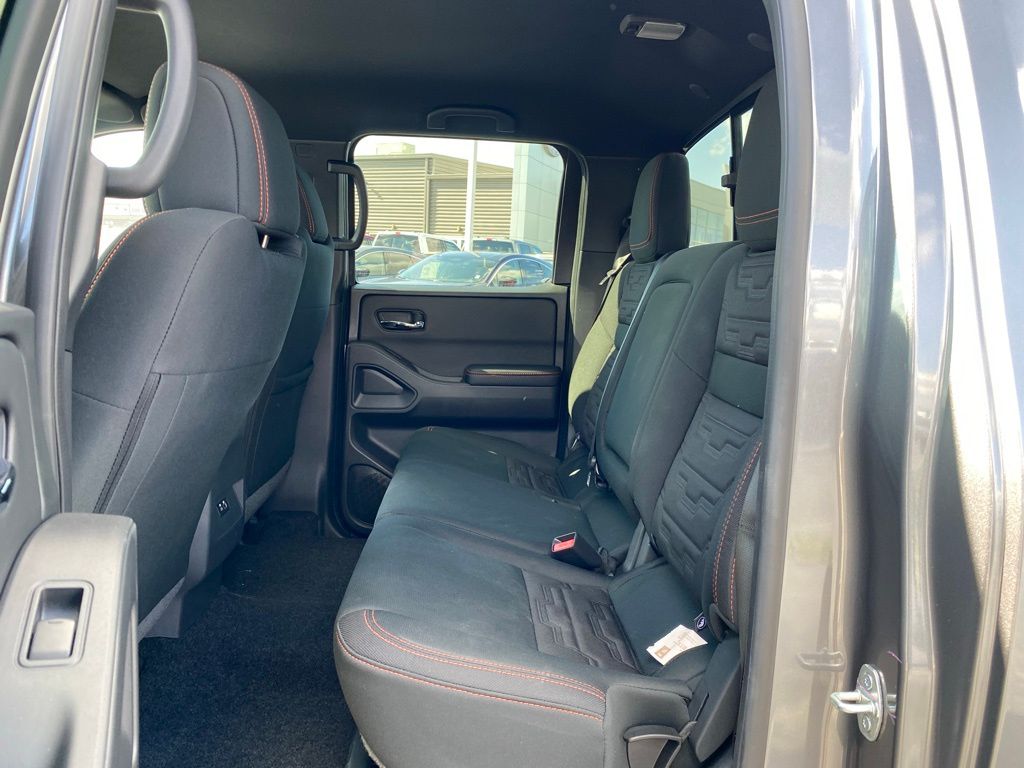 2025 Nissan Frontier PRO-4X photo 13