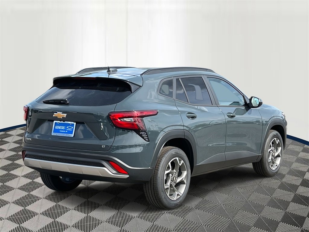 2025 Chevrolet Trax LT photo 3