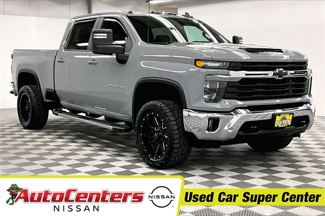 2024 Chevrolet Silverado HD LT's photo