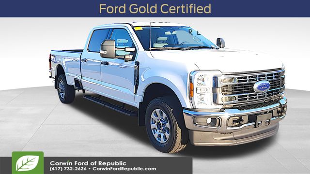 2023 Ford F-350 Super Duty XLT's photo