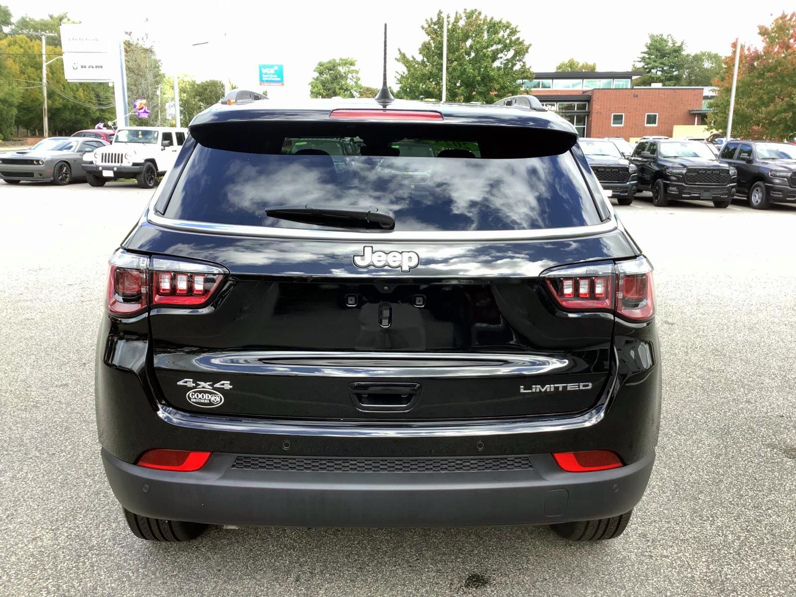 2025 Jeep Compass Limited photo 3