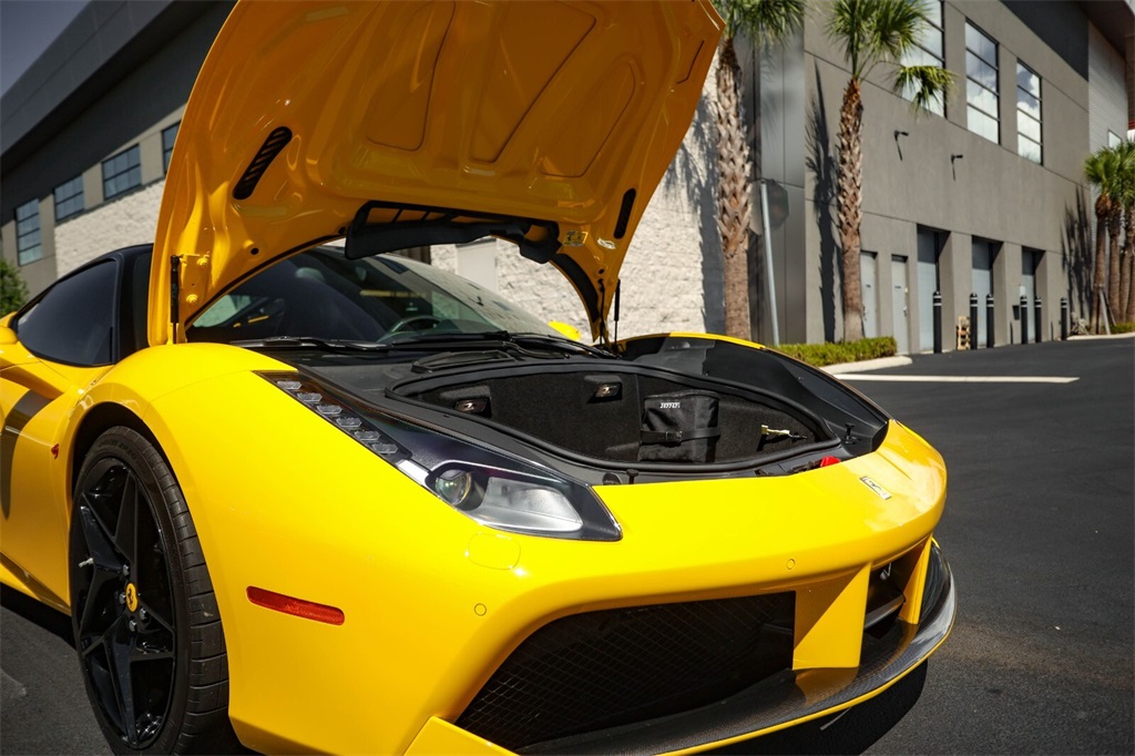 2016 Ferrari 488 GTB photo 17