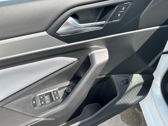 2025 Volkswagen Jetta SE photo 18