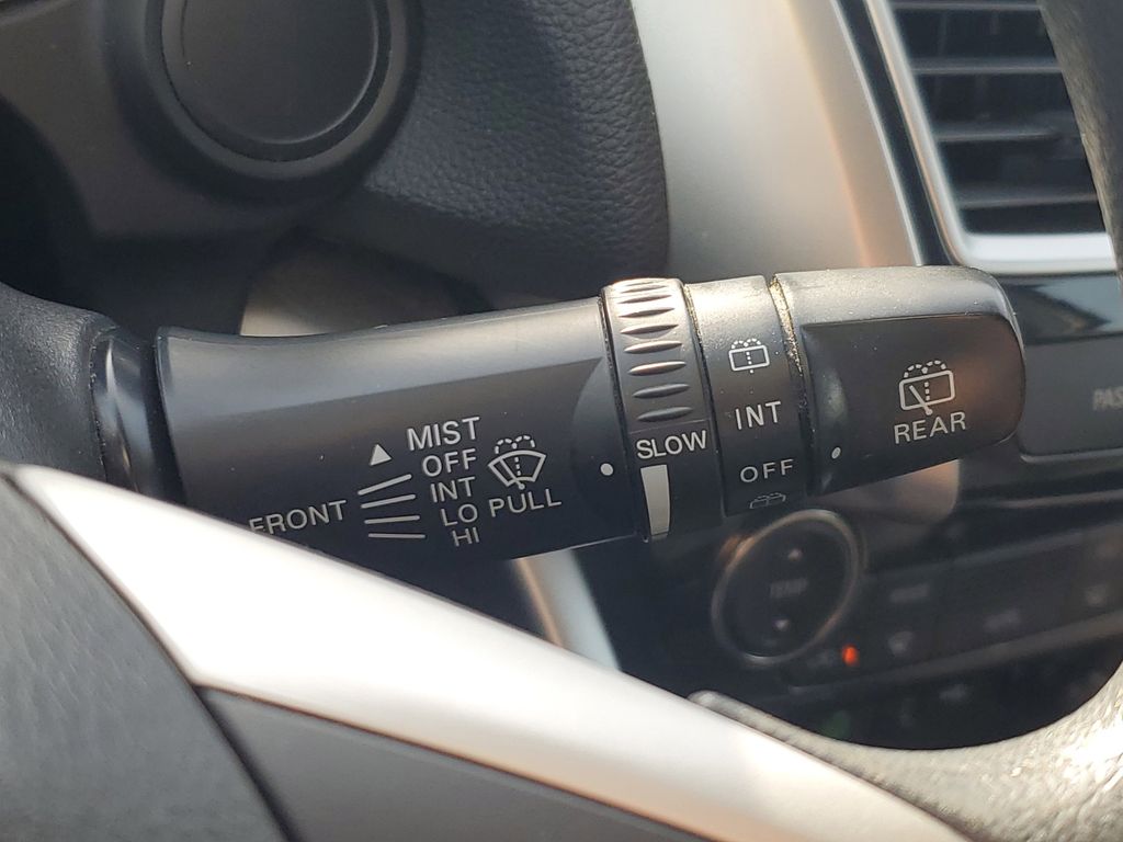 2020 Mitsubishi Eclipse Cross ES photo 12