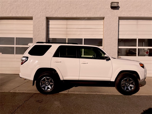 2024 Toyota 4Runner TRD photo 2