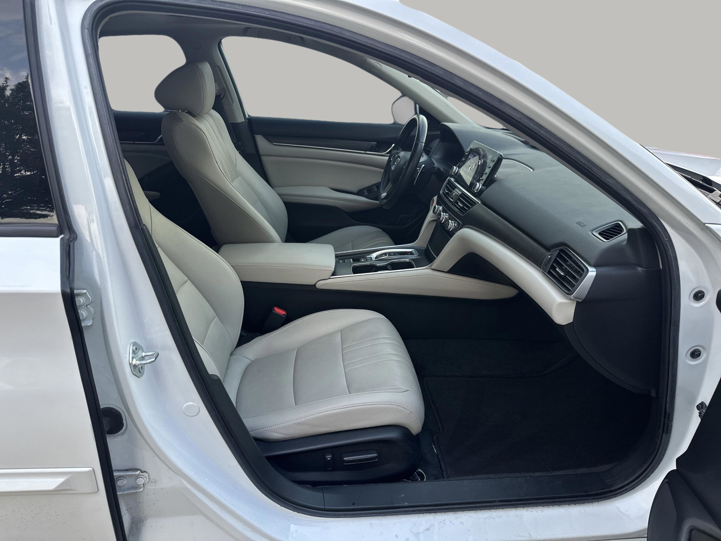 2021 Honda Accord Hybrid Touring photo 13