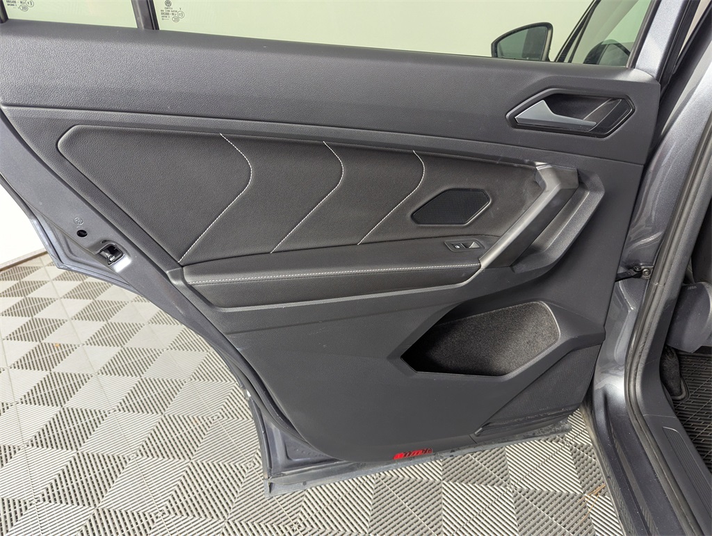 2022 Volkswagen Tiguan SE photo 23
