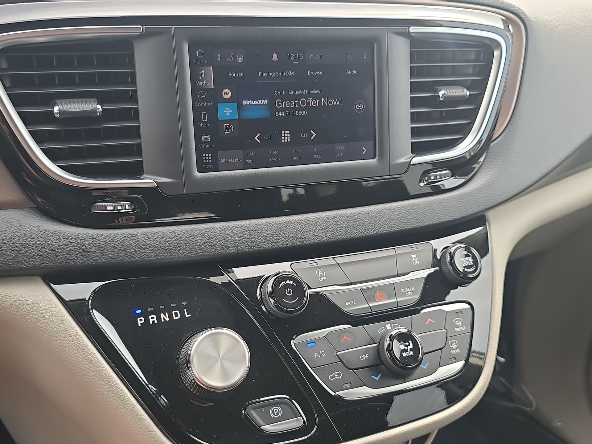 2023 Chrysler Voyager LX photo 38