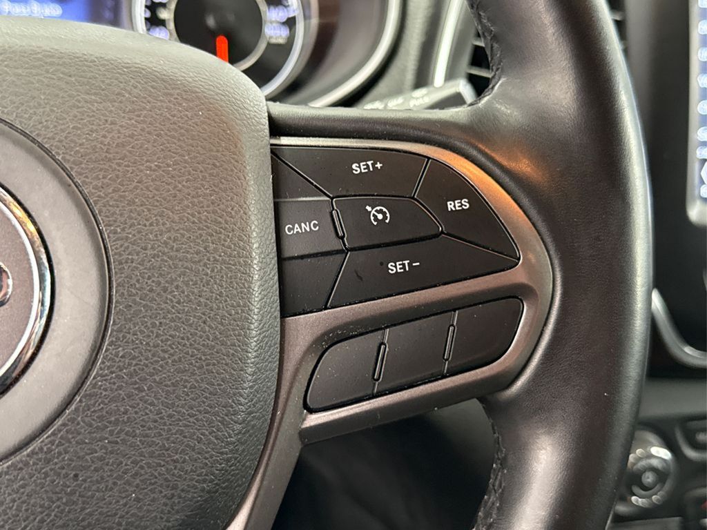 2021 Jeep Cherokee Latitude Lux photo 19