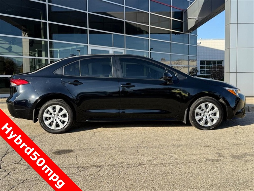 2025 Toyota Corolla XLE SE photo 2