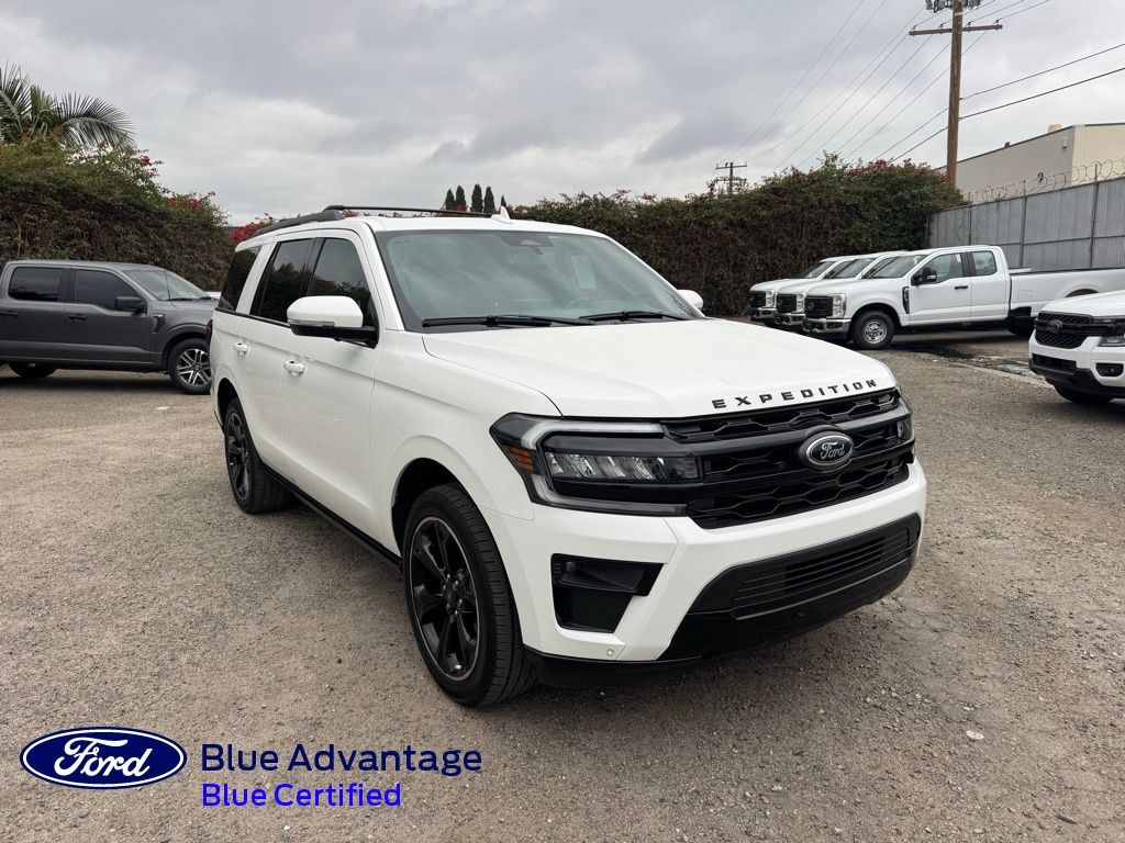 2024 Ford Expedition Limited's photo
