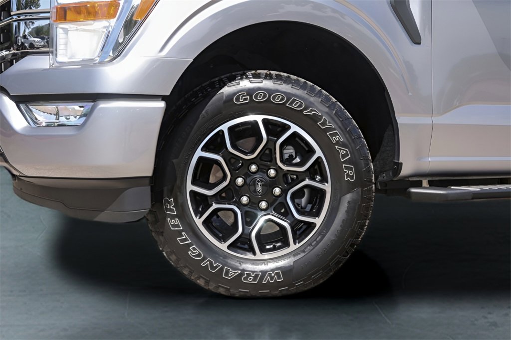 2021 Ford F-150 XLT photo 3