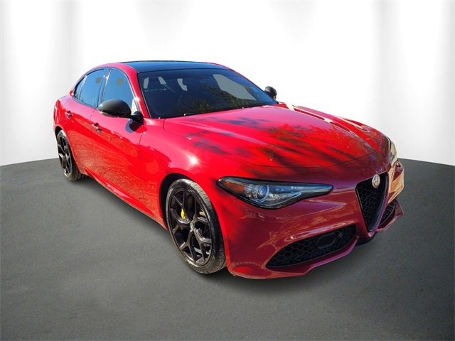 2019 Alfa Romeo Giulia Sport's photo