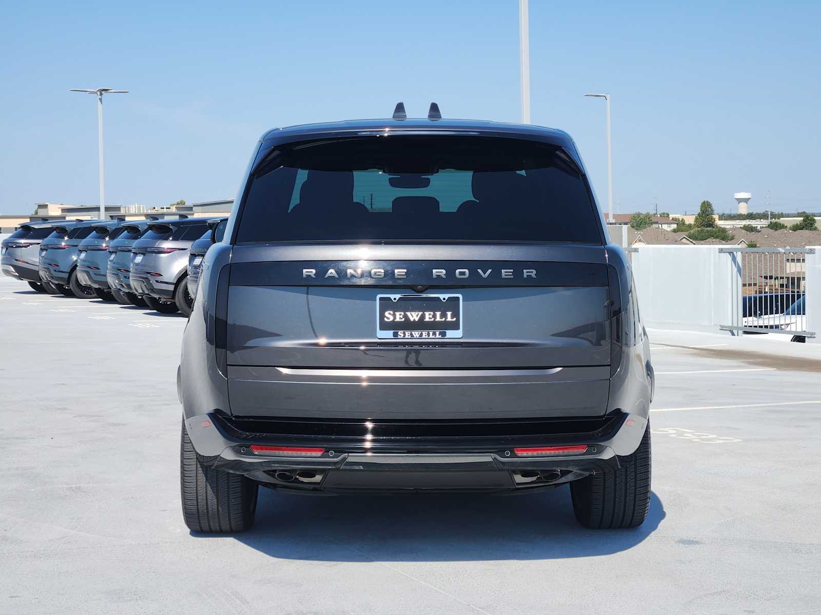 2024 Land Rover Range Rover SE photo 6