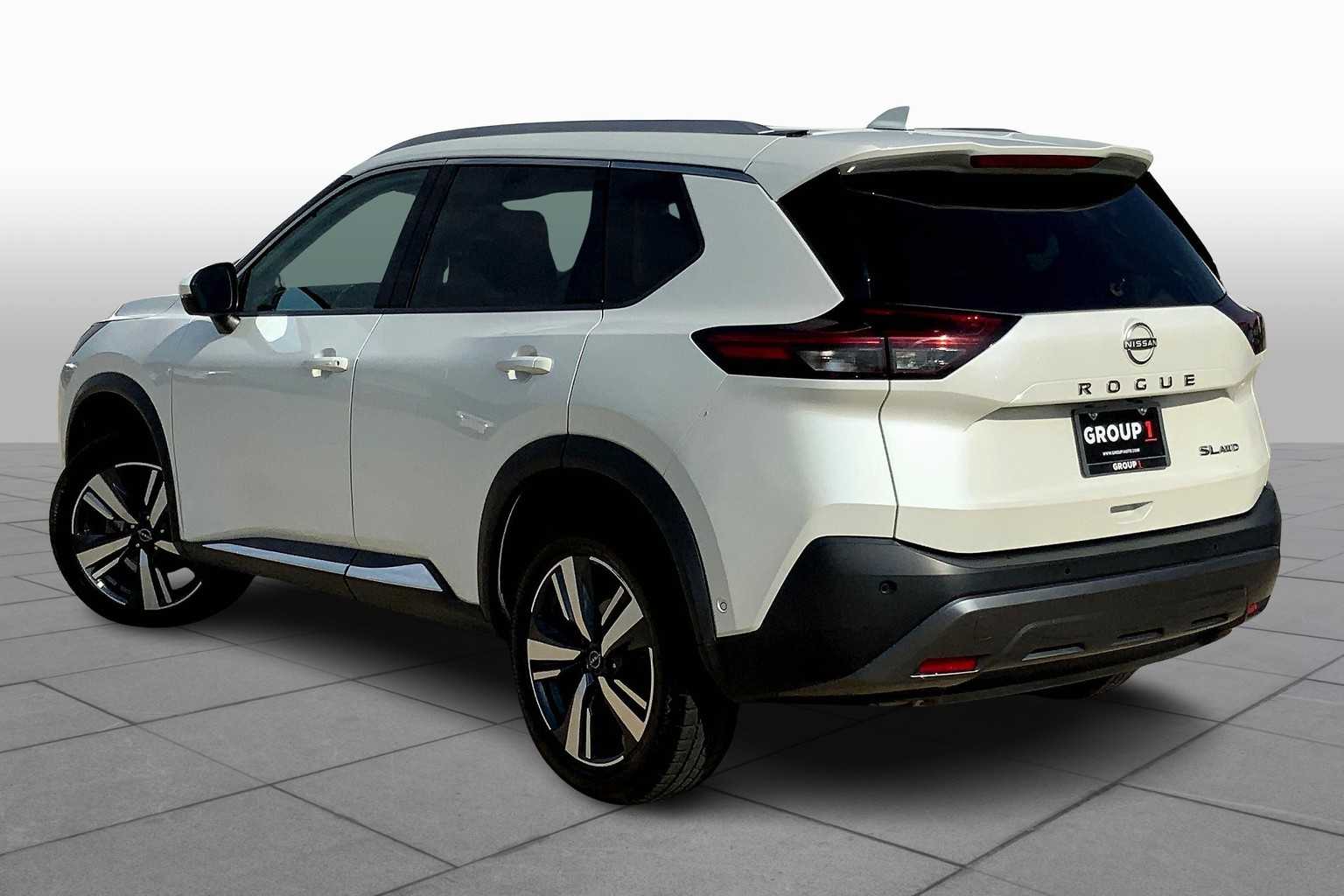 2023 Nissan Rogue SL photo 10