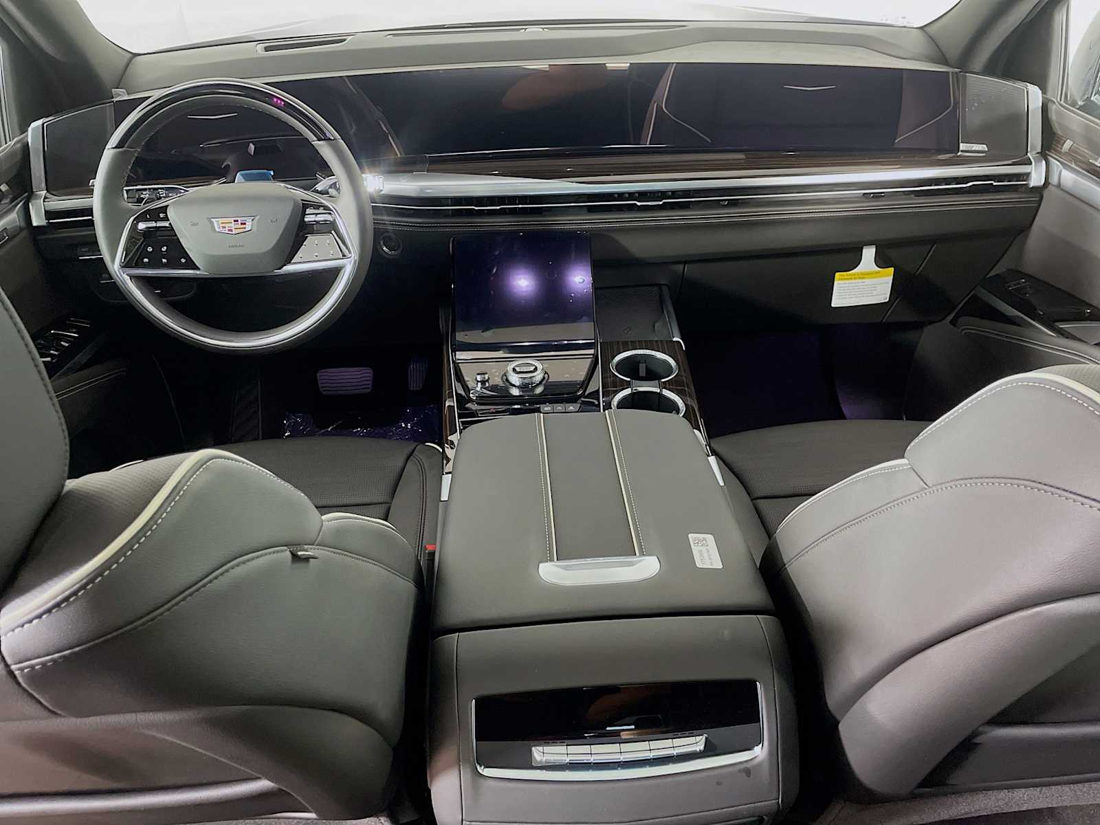 2025 Cadillac Escalade Premium Luxury photo 2