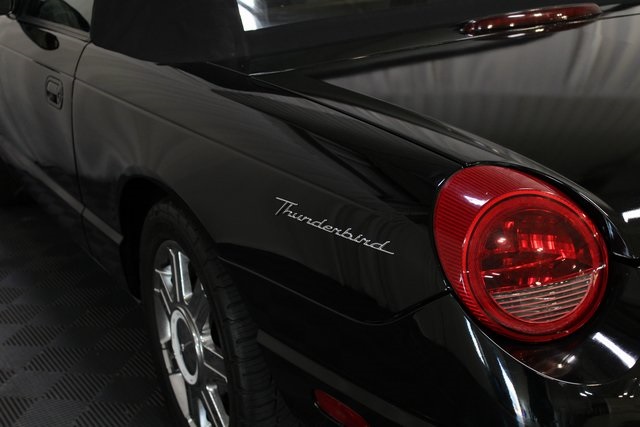 2005 Ford Thunderbird Base photo 21