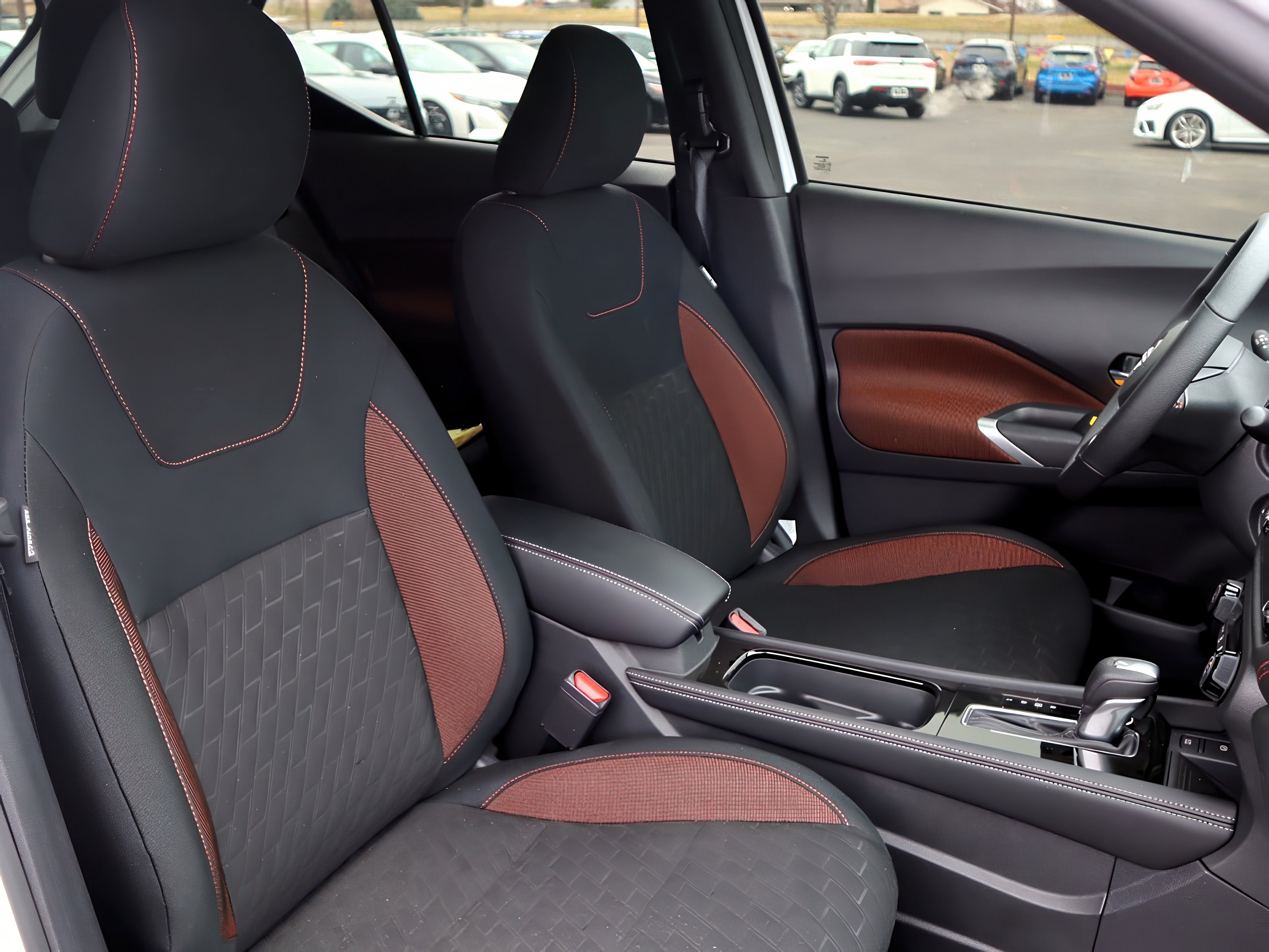 2025 Nissan Kicks SR photo 17