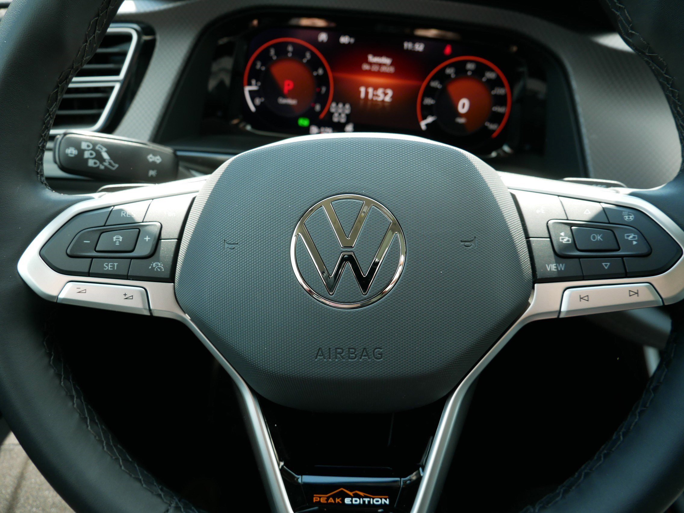 2025 Volkswagen Atlas Peak Edition SE photo 9