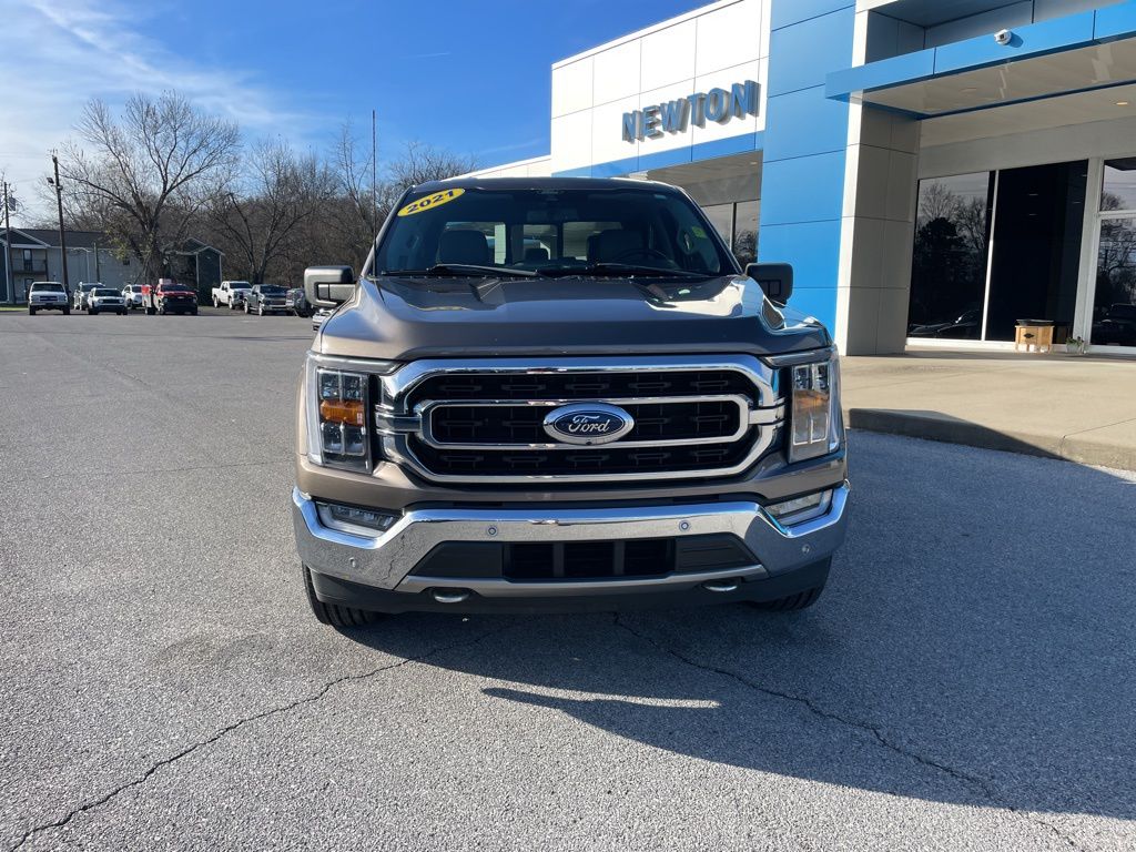 2021 Ford F-150 XLT photo 2