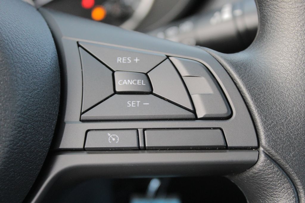 2025 Nissan Versa 1.6 SV photo 24