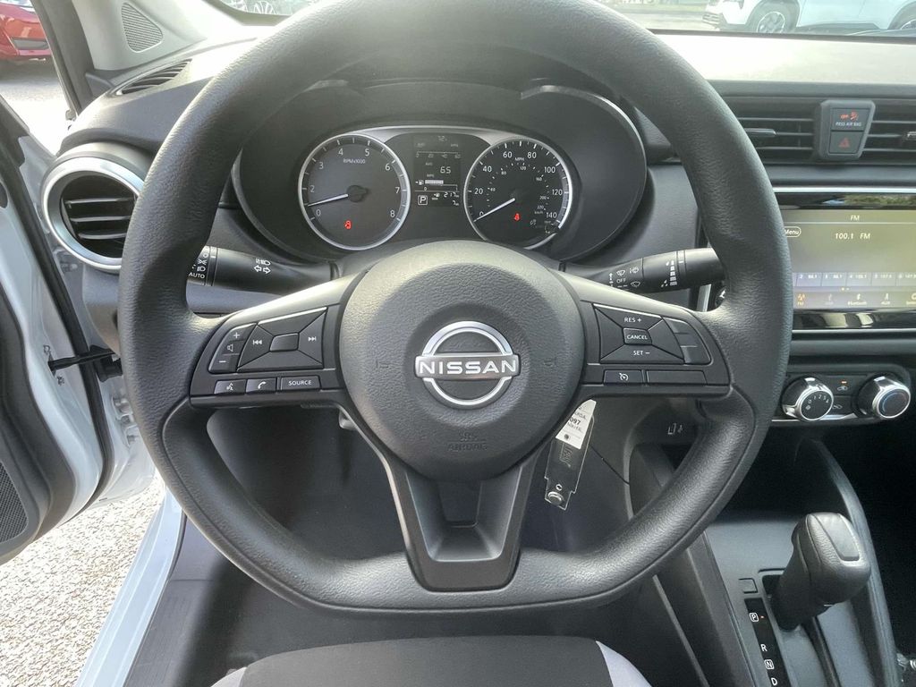 2025 Nissan Versa S photo 13
