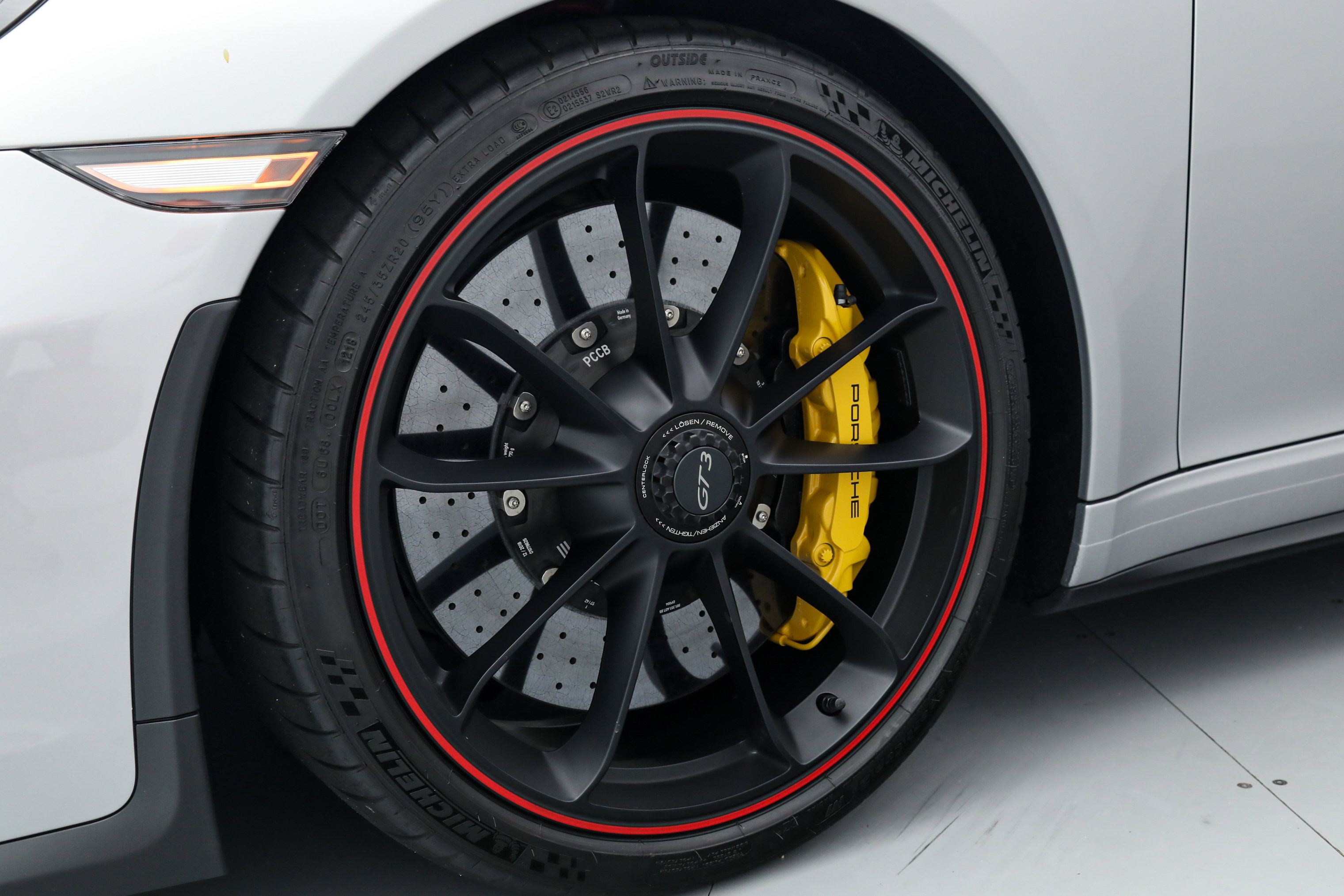 2018 Porsche 911 GT3 Coupe photo 12
