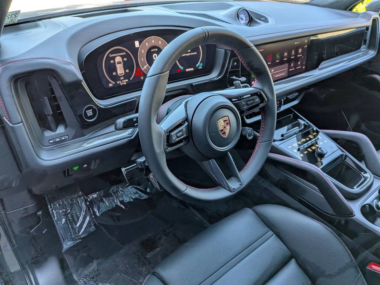 2025 Porsche Cayenne GTS photo 2