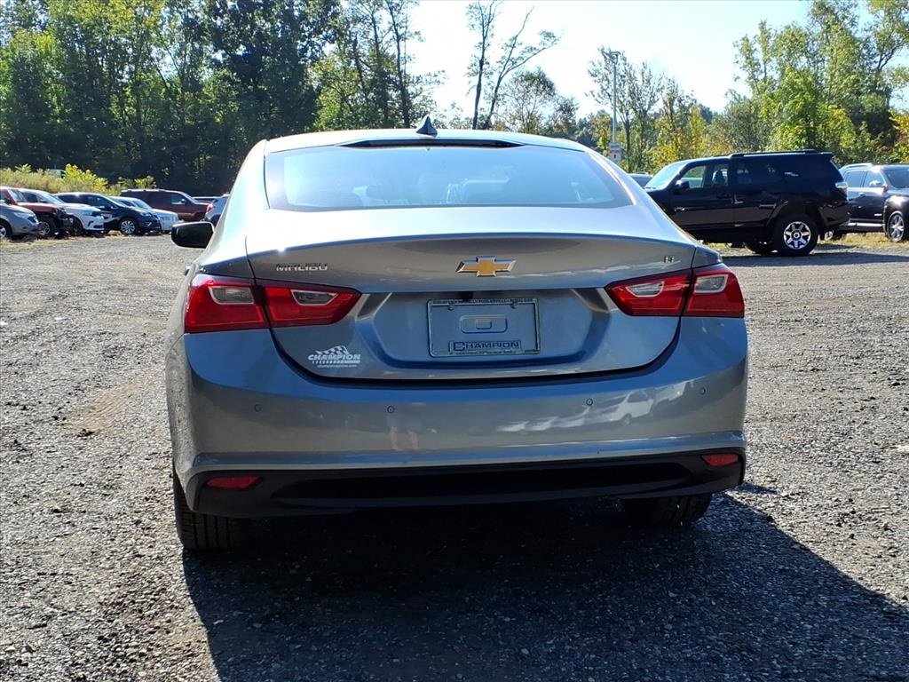 2025 Chevrolet Malibu 1LT photo 4