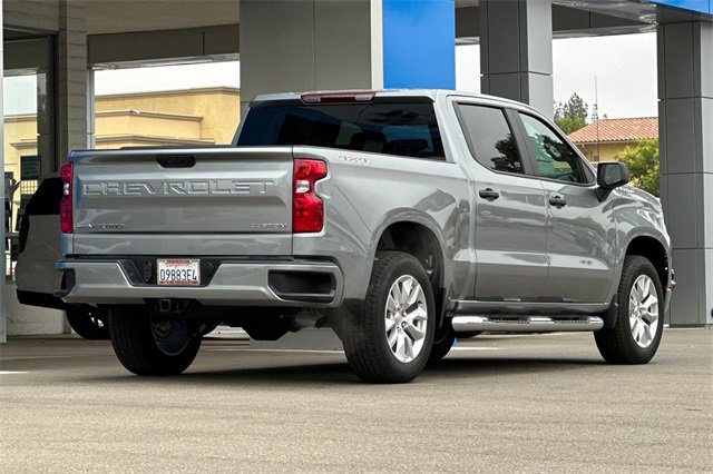 2025 Chevrolet Silverado 1500 Custom photo 3