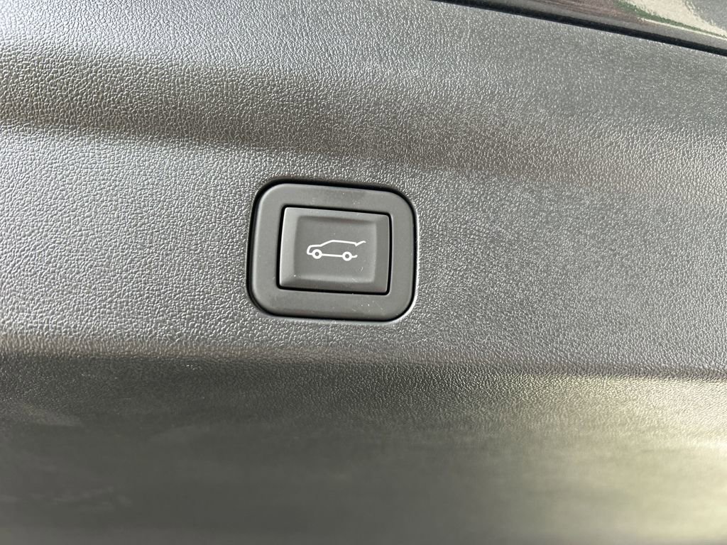 2026 Cadillac Escalade Luxury photo 11