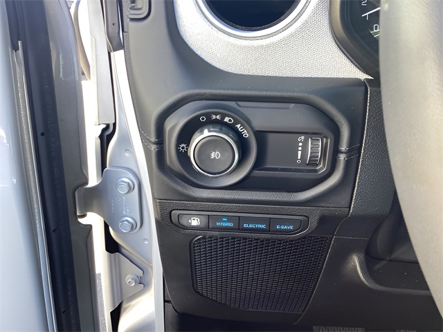 2024 Jeep Wrangler Sahara 4xe photo 18