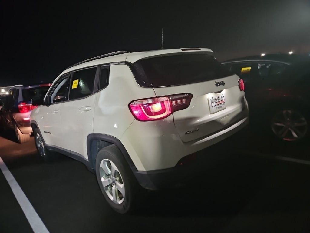 2019 Jeep Compass Latitude photo 3