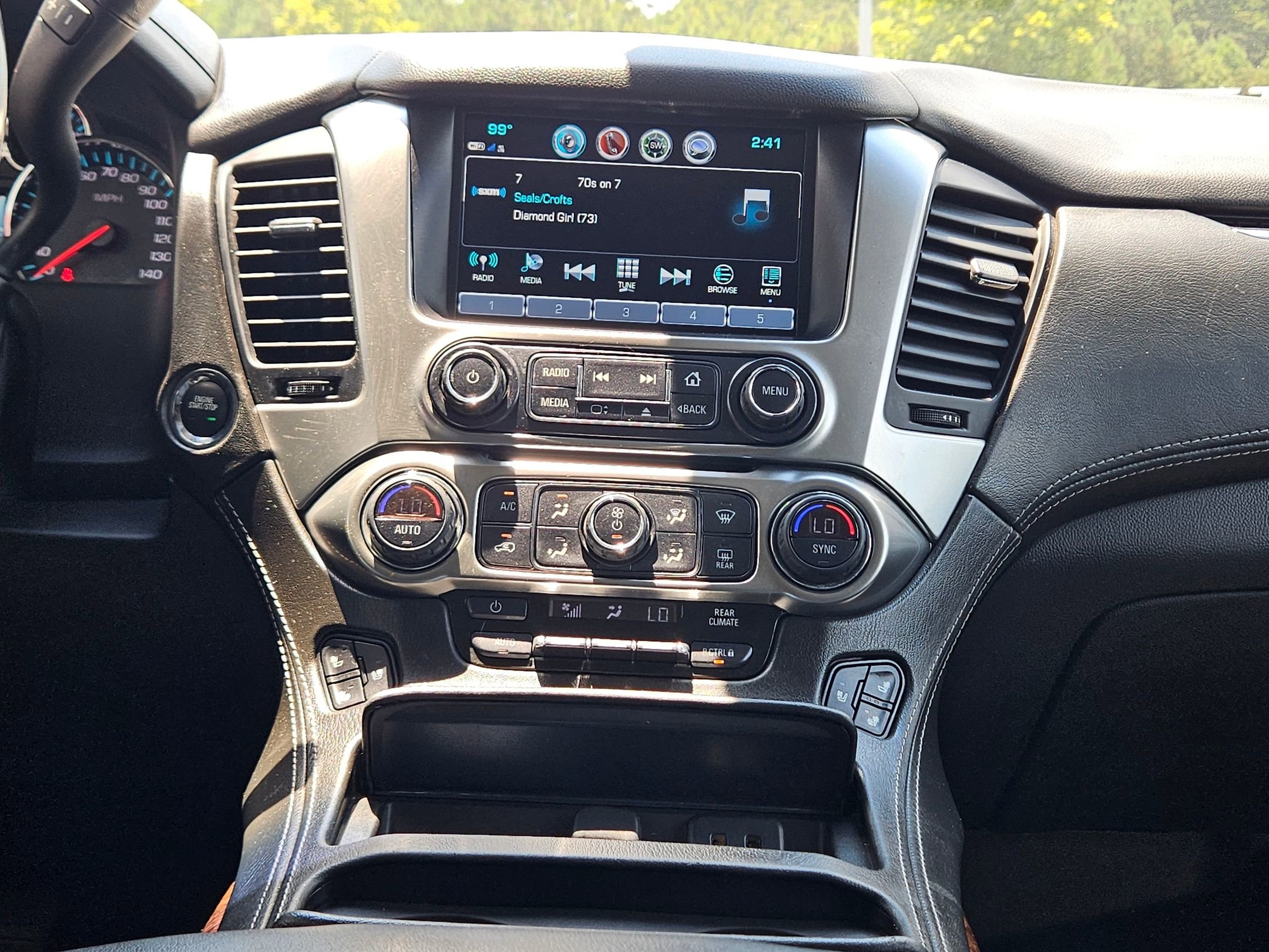 2020 Chevrolet Suburban Premier photo 10