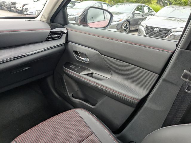 2025 Nissan Kicks SR photo 15