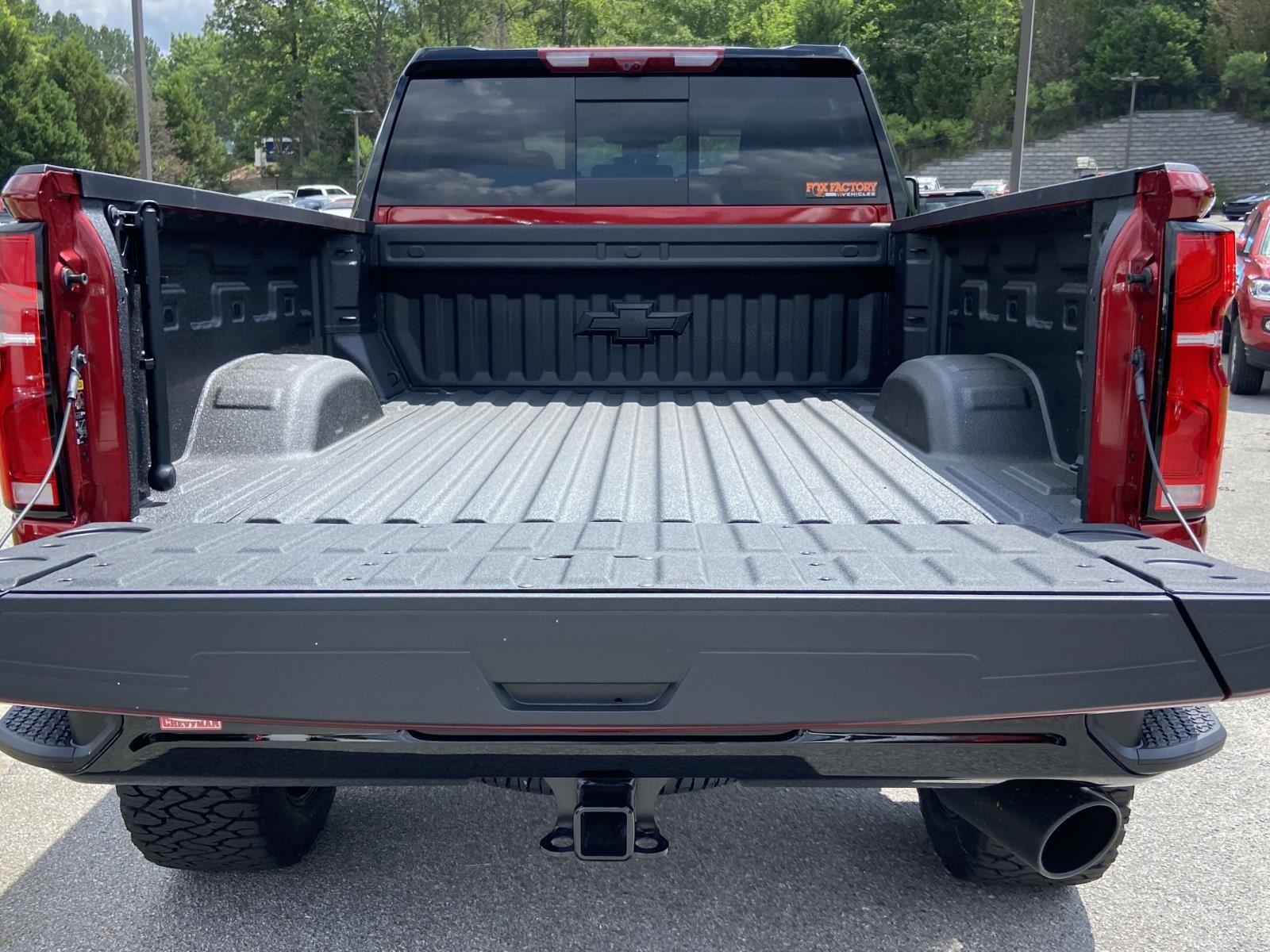 2025 Chevrolet Silverado 2500HD LTZ photo 10
