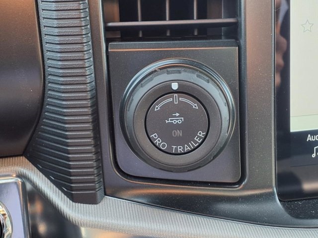 2025 Ford F-150 Lariat photo 12