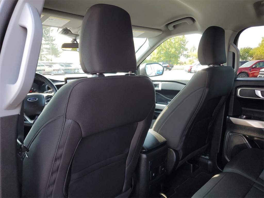 2023 Ford Explorer XLT photo 24
