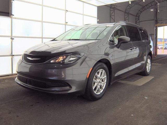 2021 Chrysler Voyager's photo