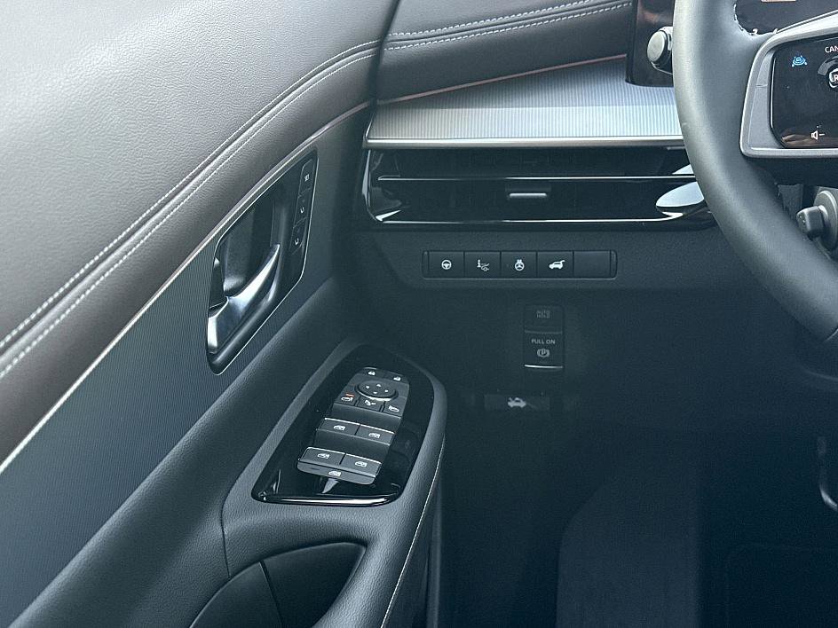 2025 Nissan Murano Platinum photo 14