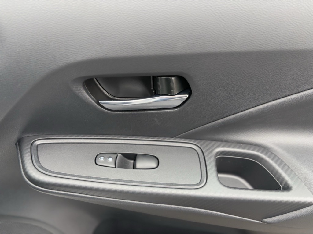 2025 Nissan Versa SV photo 24