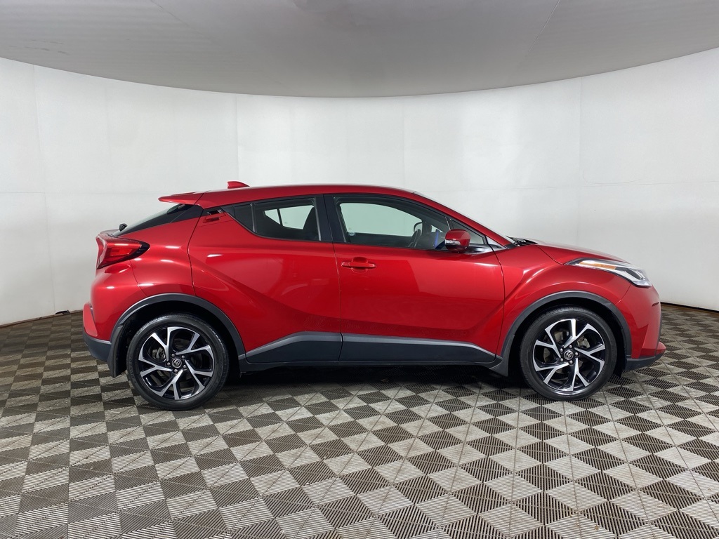 2021 Toyota C-HR XLE photo 2