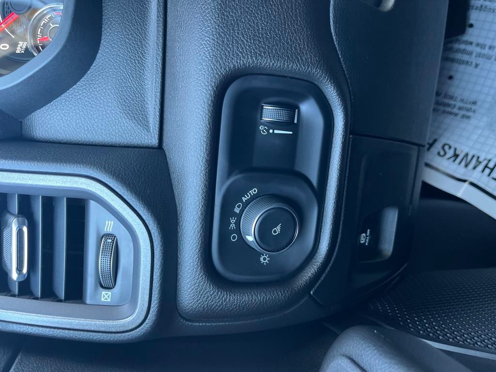 2025 Ram 1500 Tradesman photo 31