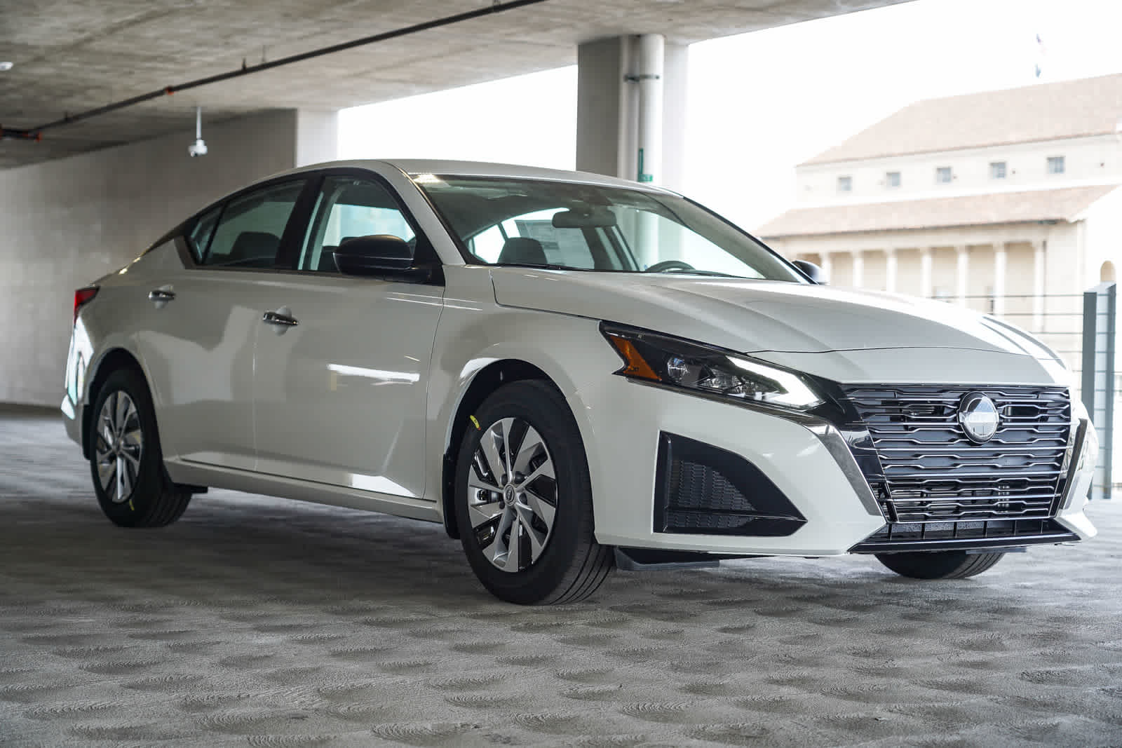 2025 Nissan Altima S photo 4