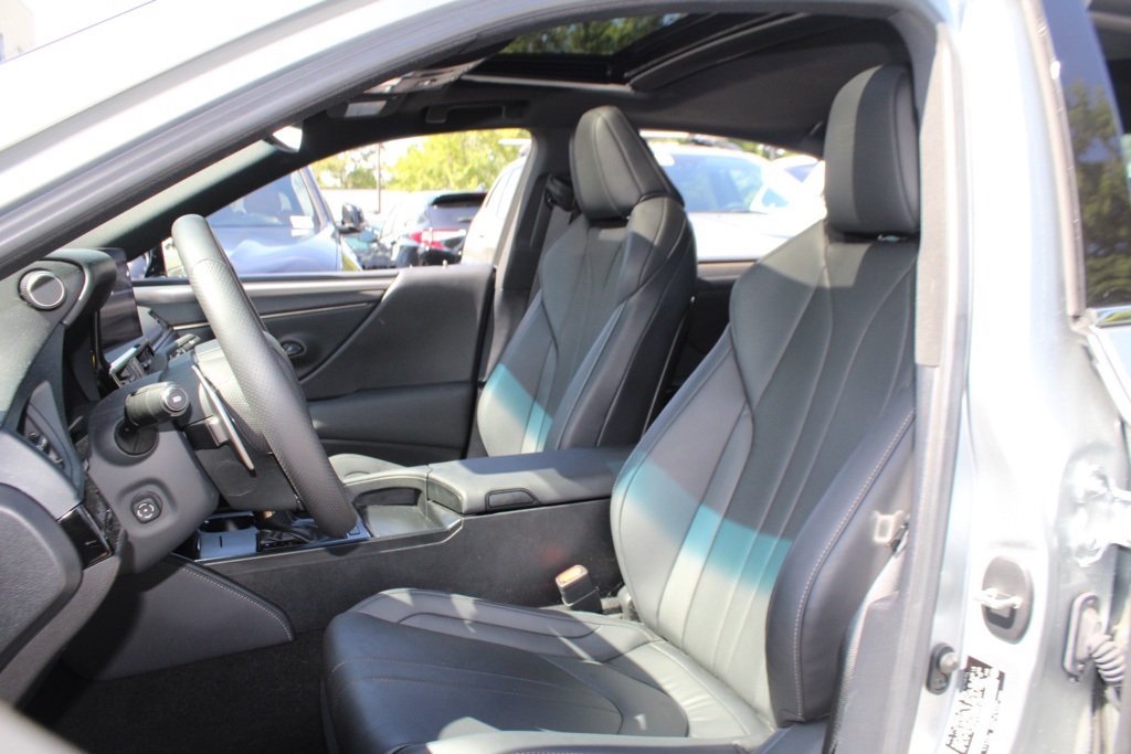 2023 Lexus ES 350 F SPORT photo 5